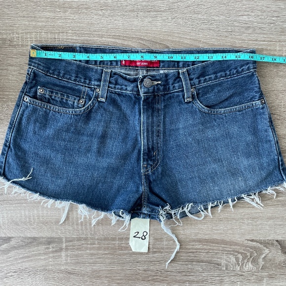 Vintage Levi's 529 medium rise denim cutoff shorts - Picture 3 of 12